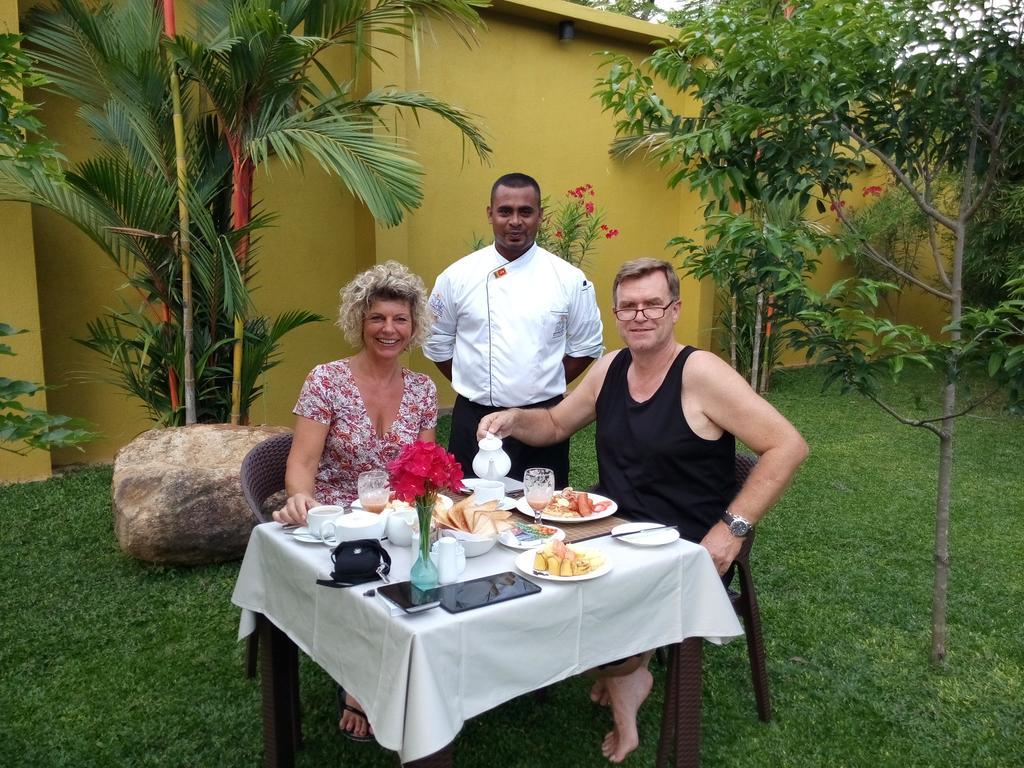 Inlak Garden Hotel Negombo Ngoại thất bức ảnh