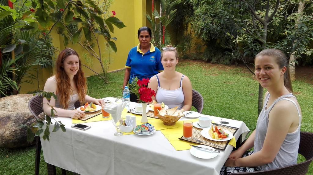 Inlak Garden Hotel Negombo Ngoại thất bức ảnh